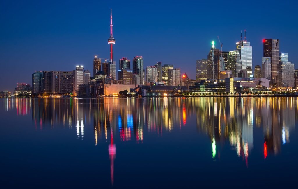 Toronto Skyline - Executive Chauffeur Limo Service